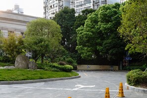 Garden - Pagoda Hotel Shanghai Baixia (Shanghai)
