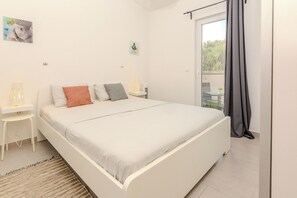 Hus – comfort, bassengutsikt | Strykejern/-brett, wi-fi (inkludert) og sengetøy