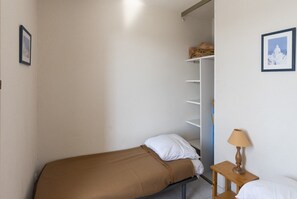 2 bedrooms