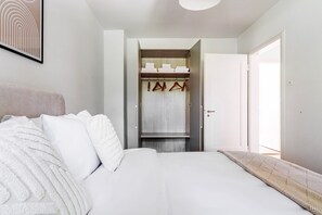 2 chambres, fer et planche à repasser, Wi-Fi, draps fournis