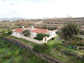 บ้านพัก, 2 ห้องนอน, สูบบุหรี่ได้, สระว่ายน้ำส่วนตัว | บริเวณภายนอก