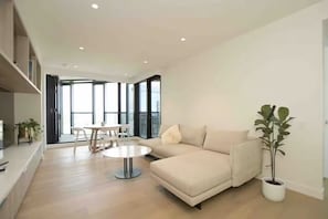 Living area - PENTHOUSE.Style + Scenic Views 3Bed 2Bath +Parking (South Yarra)