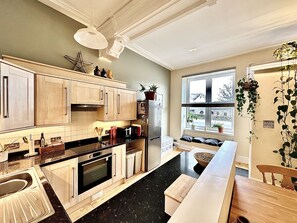 Fridge, microwave, oven, stovetop - Beautiful Victorian Flat - 2 Bedrooms Sleeping 4 in the Heart of the Magical Kilmartin Glen (Kilmartin)