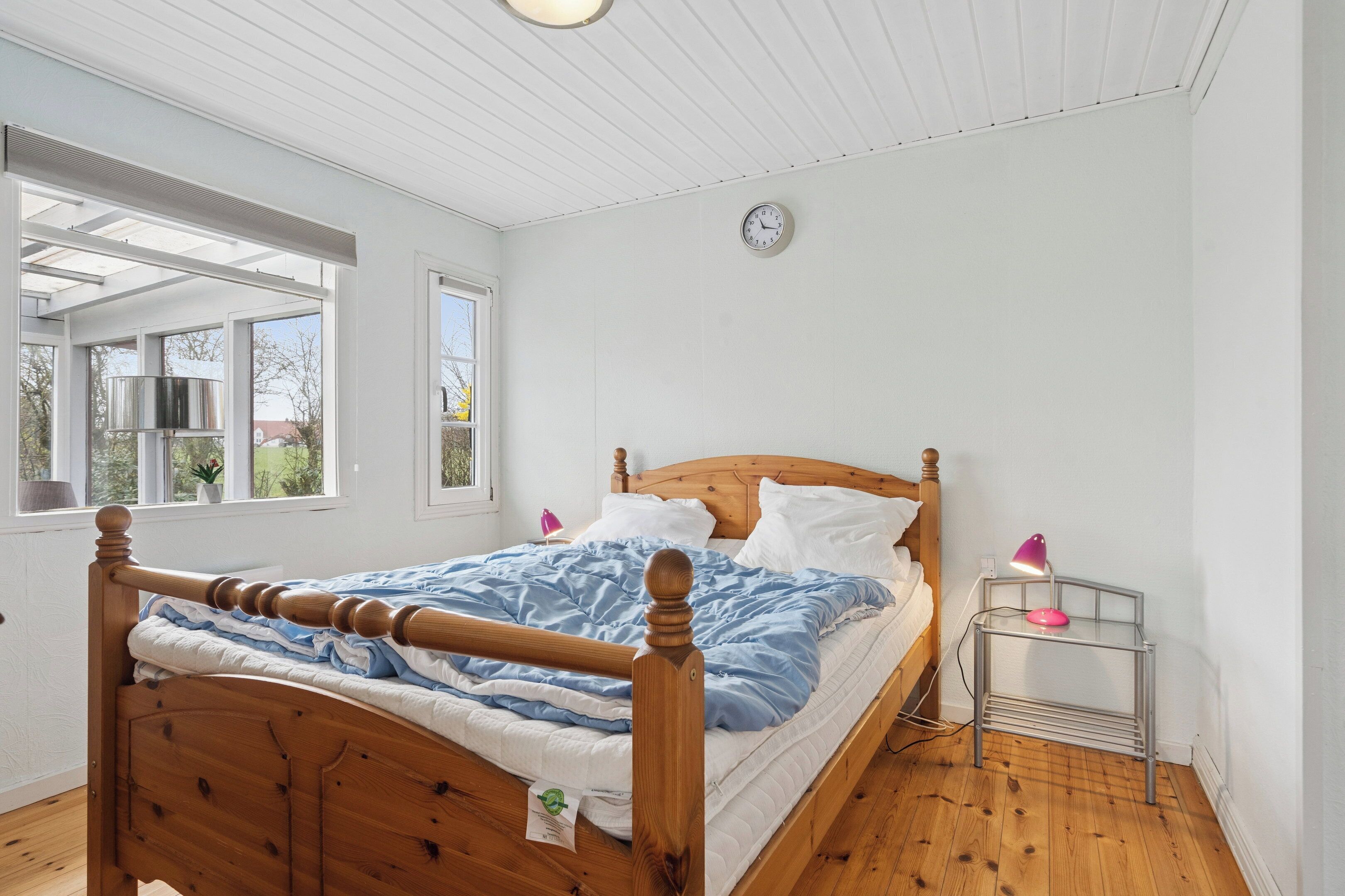 2 bedrooms, iron/ironing board, free WiFi