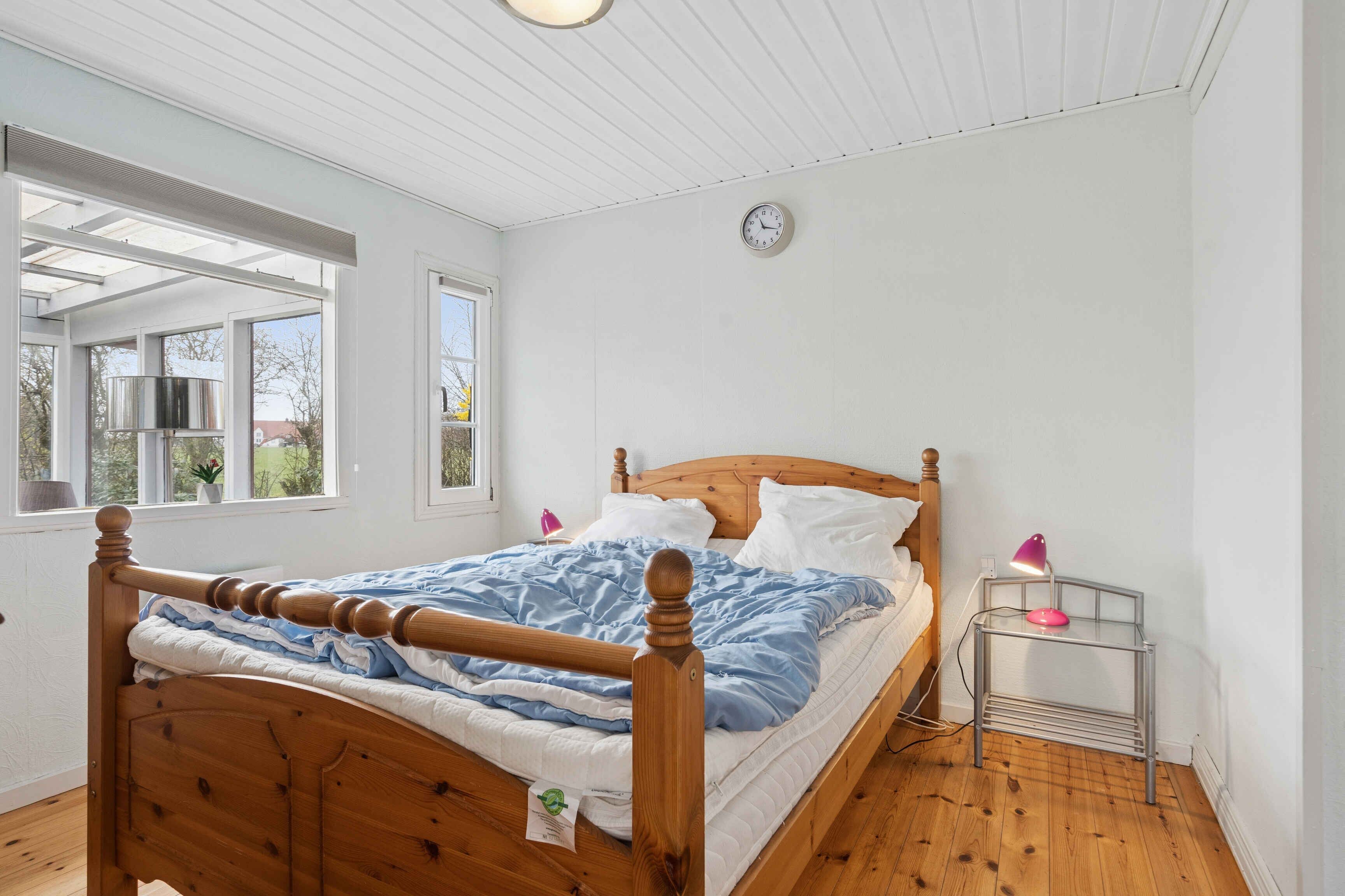 2 bedrooms, iron/ironing board, free WiFi