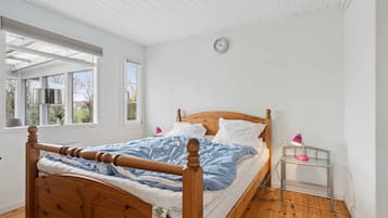 2 slaapkamers, een strijkplank/strijkijzer, gratis wifi