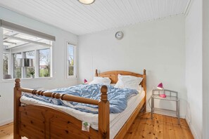 2 slaapkamers, een strijkplank/strijkijzer, gratis wifi