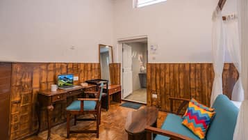Heritage Private Room with Ensuite Bathroom | Free WiFi