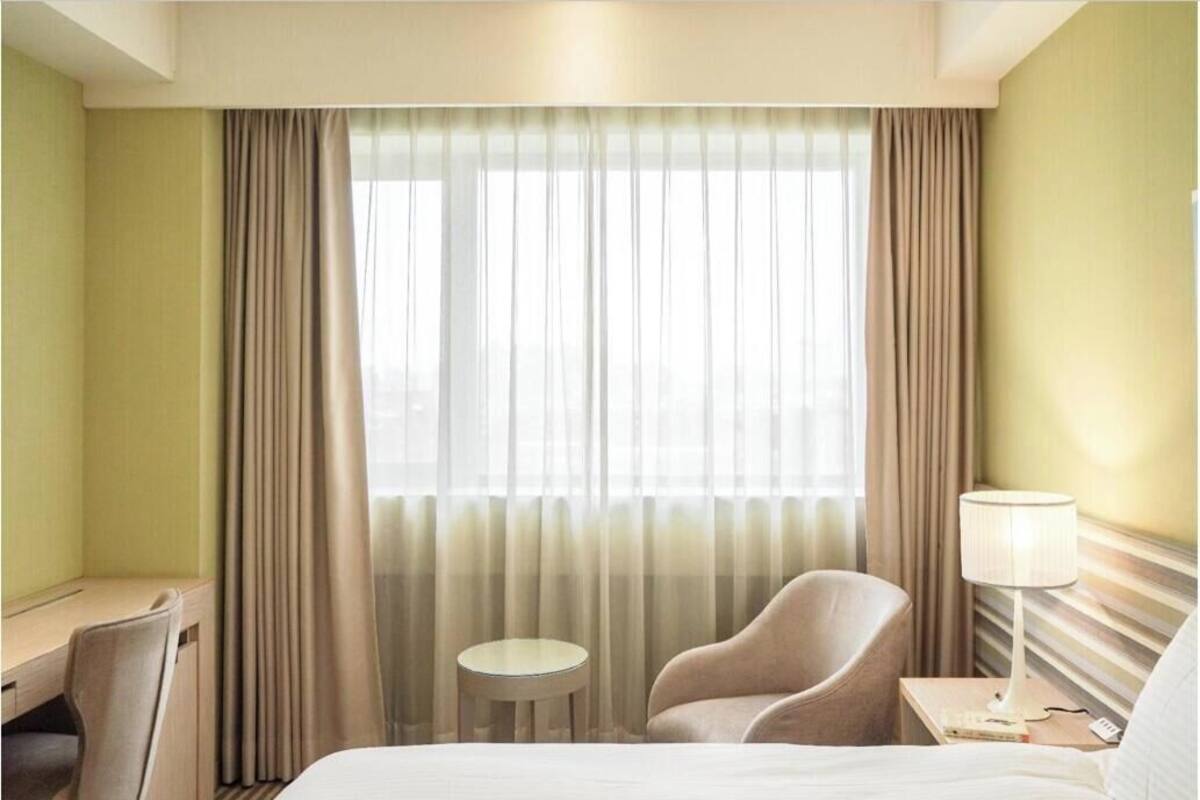 Classic Double Room Without Parking | Bàn, phòng cách âm, truy cập Internet không dây miễn phí 