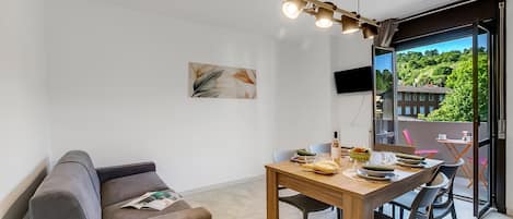 Departamento estándar, varias habitaciones (La Dolce Laveno) | Restaurantes