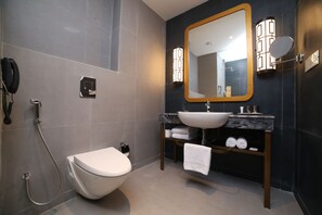 Chambre Double Standard | Salle de bain | Chaussons