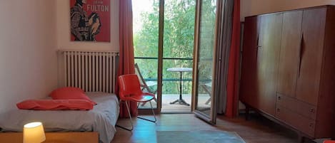 2 chambres, fer et planche à repasser, Wi-Fi, draps fournis