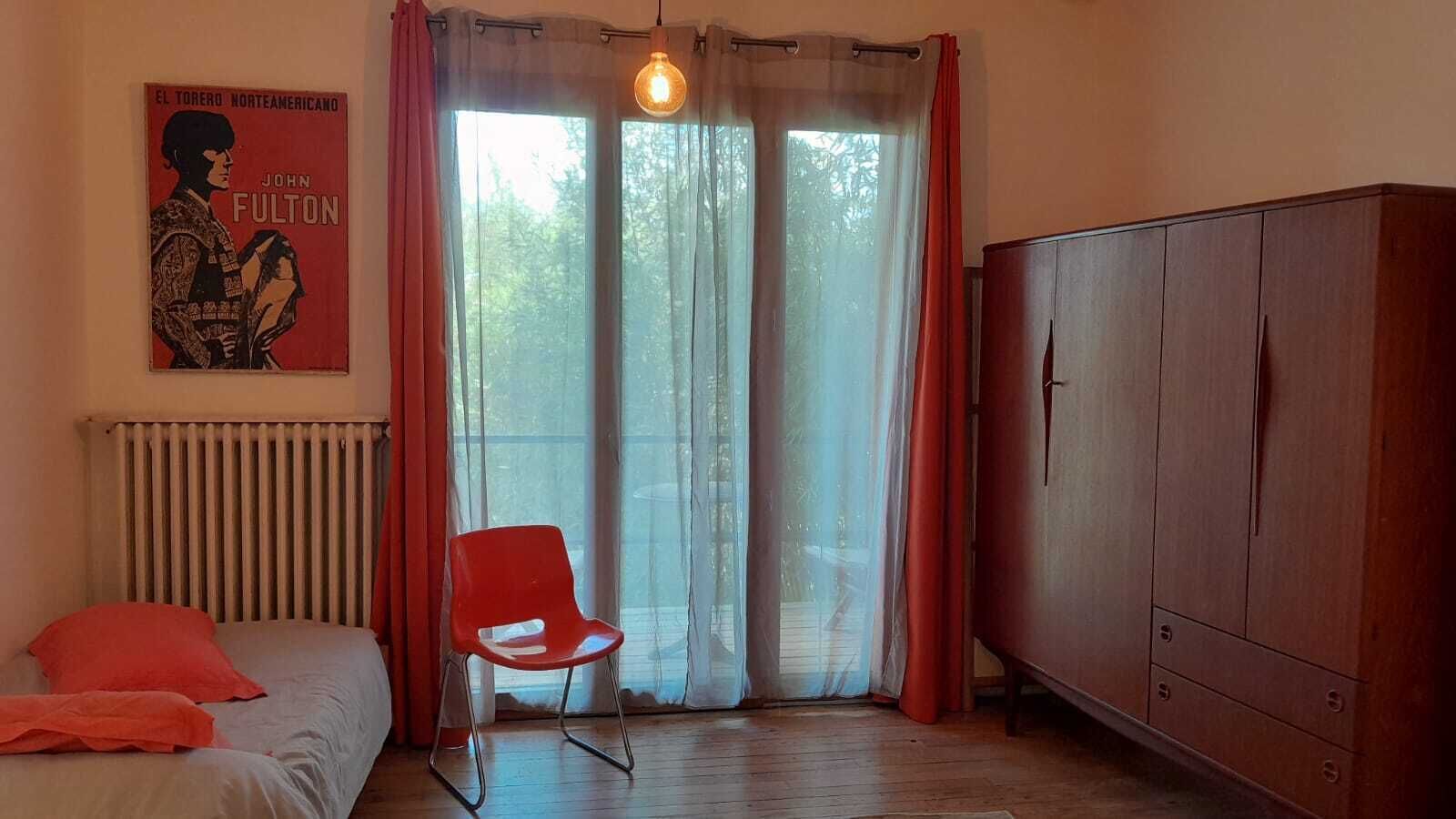 2 chambres, fer et planche à repasser, Wi-Fi, draps fournis