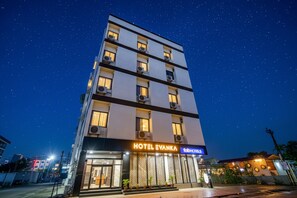 Exterior - Fabhotel Evanka (Indore)