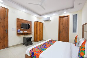 Egyptian cotton sheets, premium bedding, in-room safe, free WiFi