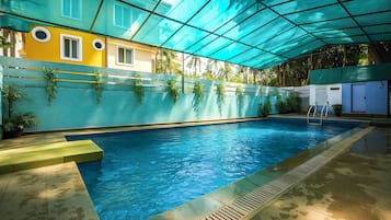 Hồ bơi