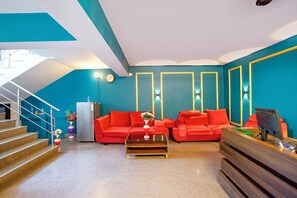 Lobby sitting area - Fabhotel Bagatel (Calangute)