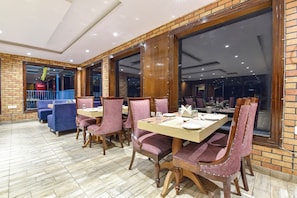 Restaurant - Fabhotel Green Acres (Dehradun)