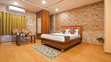 Premium Room | Egyptian cotton sheets, premium bedding, in-room safe, free WiFi