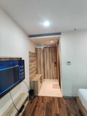 Basic Double Room, City View | 1 bedroom, free WiFi