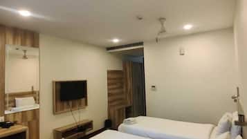 Habitación con 2 camas individuales, vistas a la ciudad | 1 dormitorio y wifi gratis