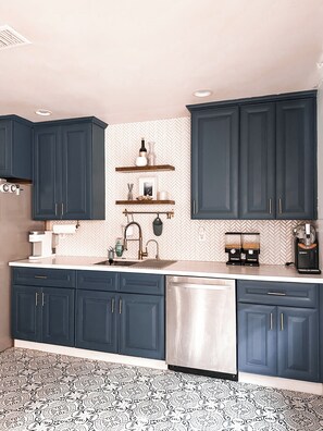 Mikrobølgeovn, ovn og kokeplater