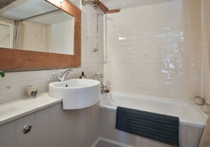 Bathroom - Cosy 1BD Cottage Retreat in Oxfordshire (Hook Norton)