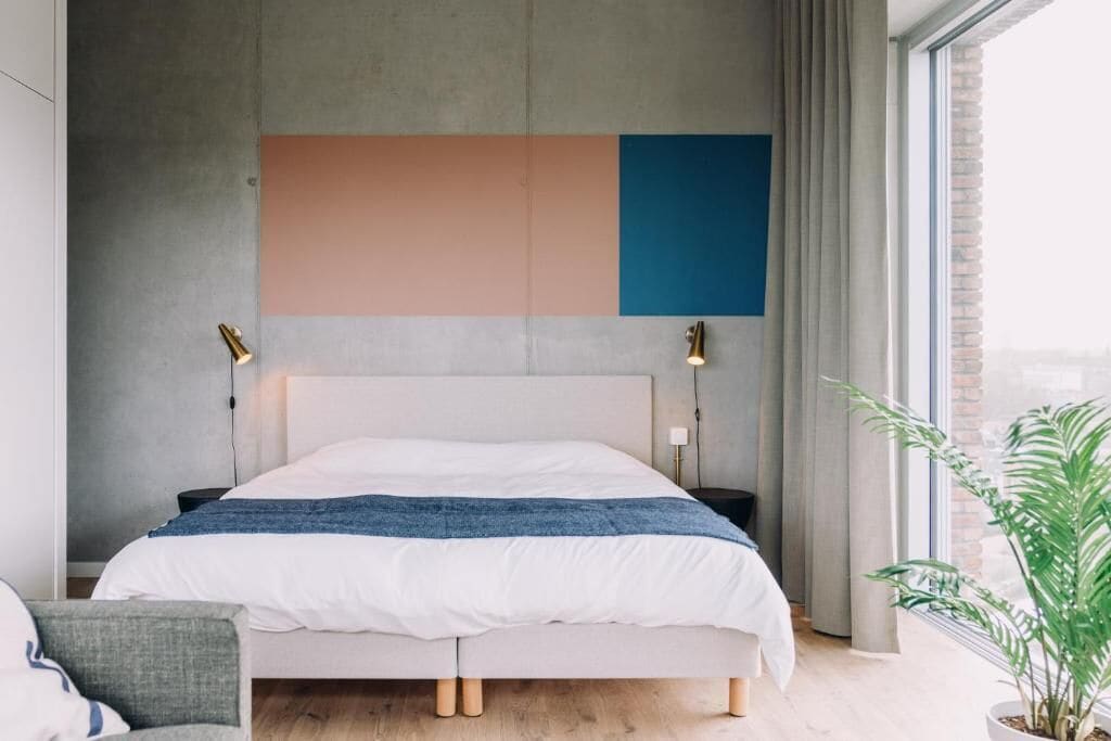 Blackout drapes, soundproofing, iron/ironing board, free WiFi