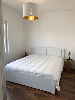 3 slaapkamers, een strijkplank/strijkijzer, wifi