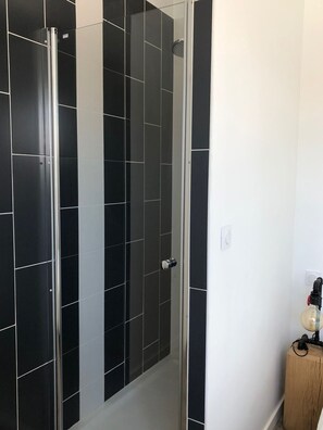 Een douche, een haardroger