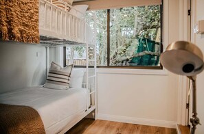 2 bedrooms, free WiFi, bed sheets - Mr Percival - Ocean Views and Curated Style (Glamorgan-Spring Bay)