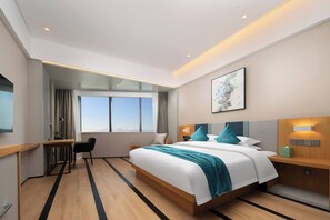 City Single Room, Partial Ocean View | Bar mini percuma, peti besi dalam bilik, ruang kerja komputer riba