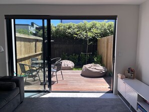 Smart TV - Urban Locale: Bars, Bites, Shops (Christchurch)