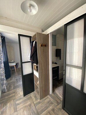 3 bedrooms, iron/ironing board, WiFi