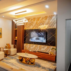 Family Apartment, Balcony, City View | Living area