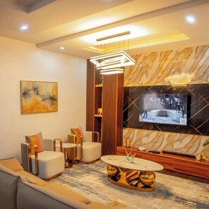 Family Apartment, Balcony, City View | Living area