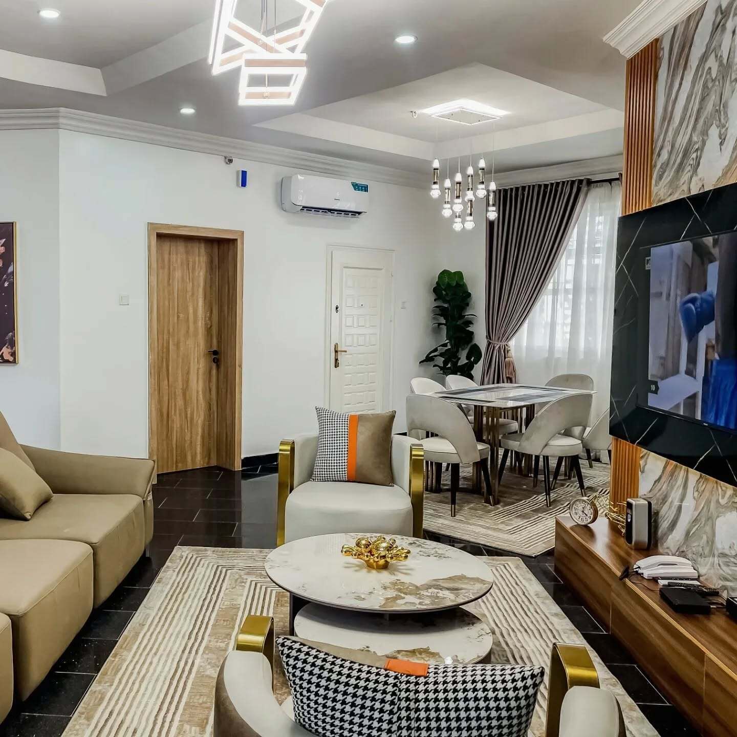 Apartament familiar, balcó, vistes a la ciutat | Sala d'estar