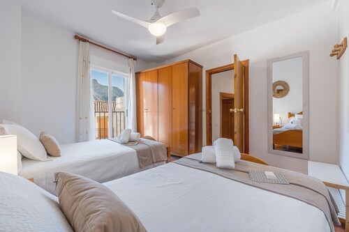 Holiday Home 'Ramirez' with Mountain View, Private Terrace and Air Conditioning