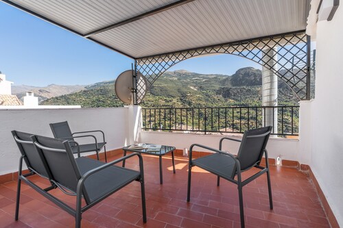 Holiday Home 'Ramirez' with Mountain Views, Private Terrace and Air Conditioning