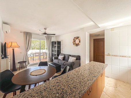 Interior. Apartment 'Penthouse' with Shared Pool, Wi-Fi and Air Conditioning