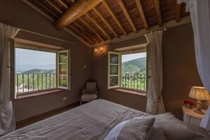 4 室のベッドルーム、アイロン / アイロン台、旅行用ベビーベッド、WiFi (無料)