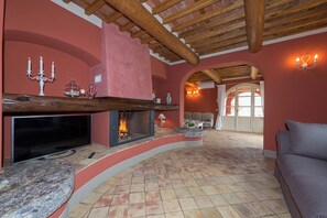 TV, fireplace, stereo - Il Podere - My Rental Homes (Capannori)