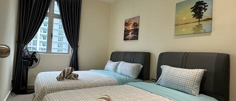 Iron/ironing board, free WiFi