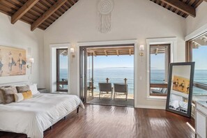 4 bedrooms, iron/ironing board, free WiFi, bed sheets - Luxe Private Oceanfront Villa (Beachfront) (Goleta)