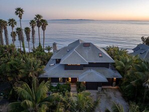 Exterior - Luxe Private Oceanfront Villa (Beachfront) (Goleta)