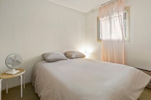 1 makuuhuone, silitysrauta/-lauta, ilmainen Wi-Fi, vuodevaatteet