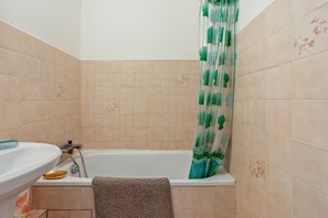 Shower, towels
