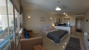 1 chambre, bureau, fer et planche à repasser, Wi-Fi
