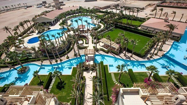 حمام سباحة