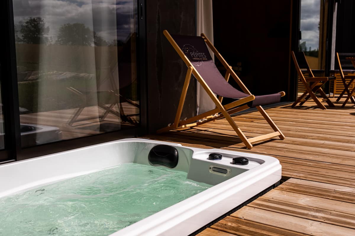 Exclusive Apartment, Accessible, Ensuite (à 2min de Montluçon) | Spa | Massages